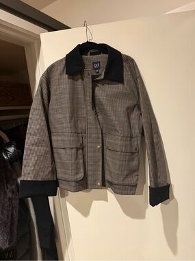 GAP Brown Plaid Lightweight Shirt Jacket with Black Collar
